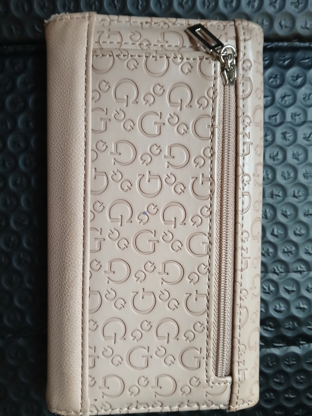 Guess Beige Embossed Logo Wallet - Picture 4 of 4